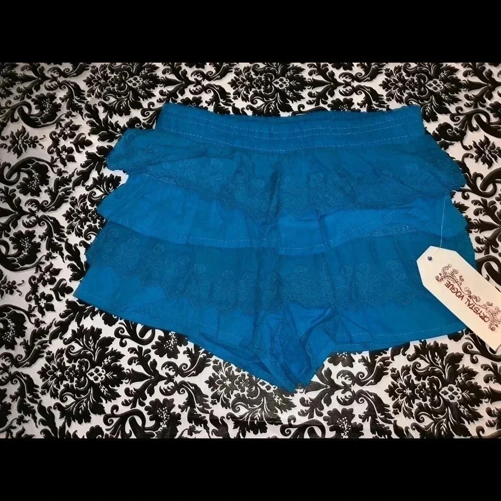 RUFFLE SHORTS SIZE M 5/6 NWOT✂️PRICED TO SELL✂️